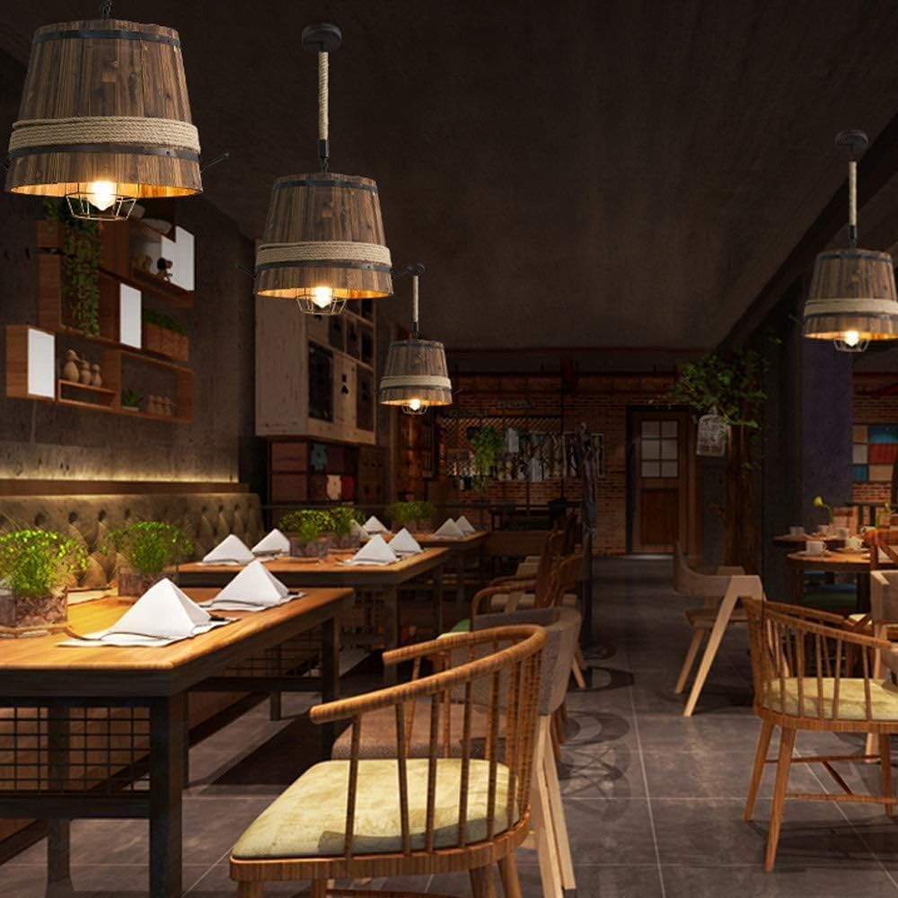 Lustre sous forme de seau en bois