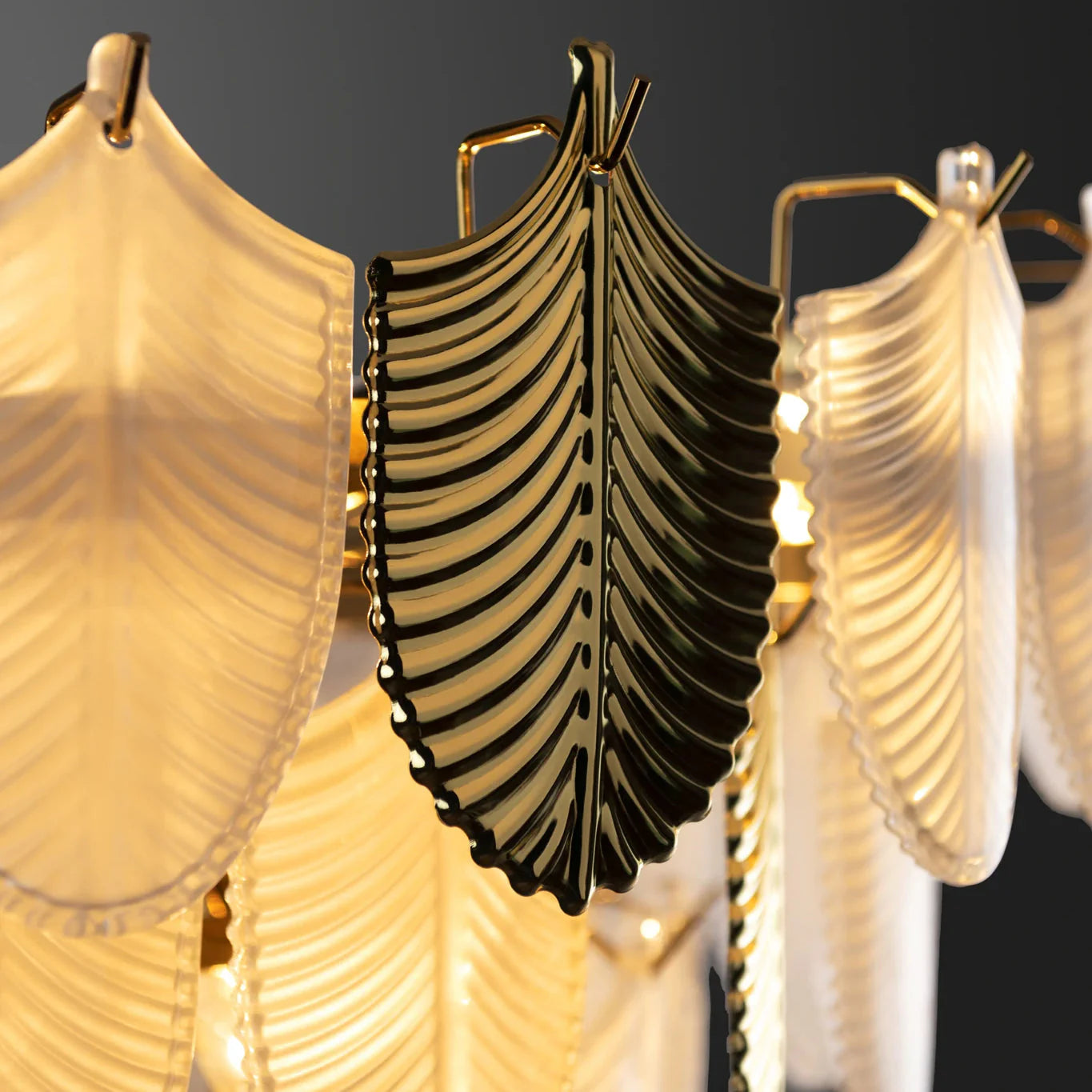 Lustre Paon Œuvre d'Art Lumineuse