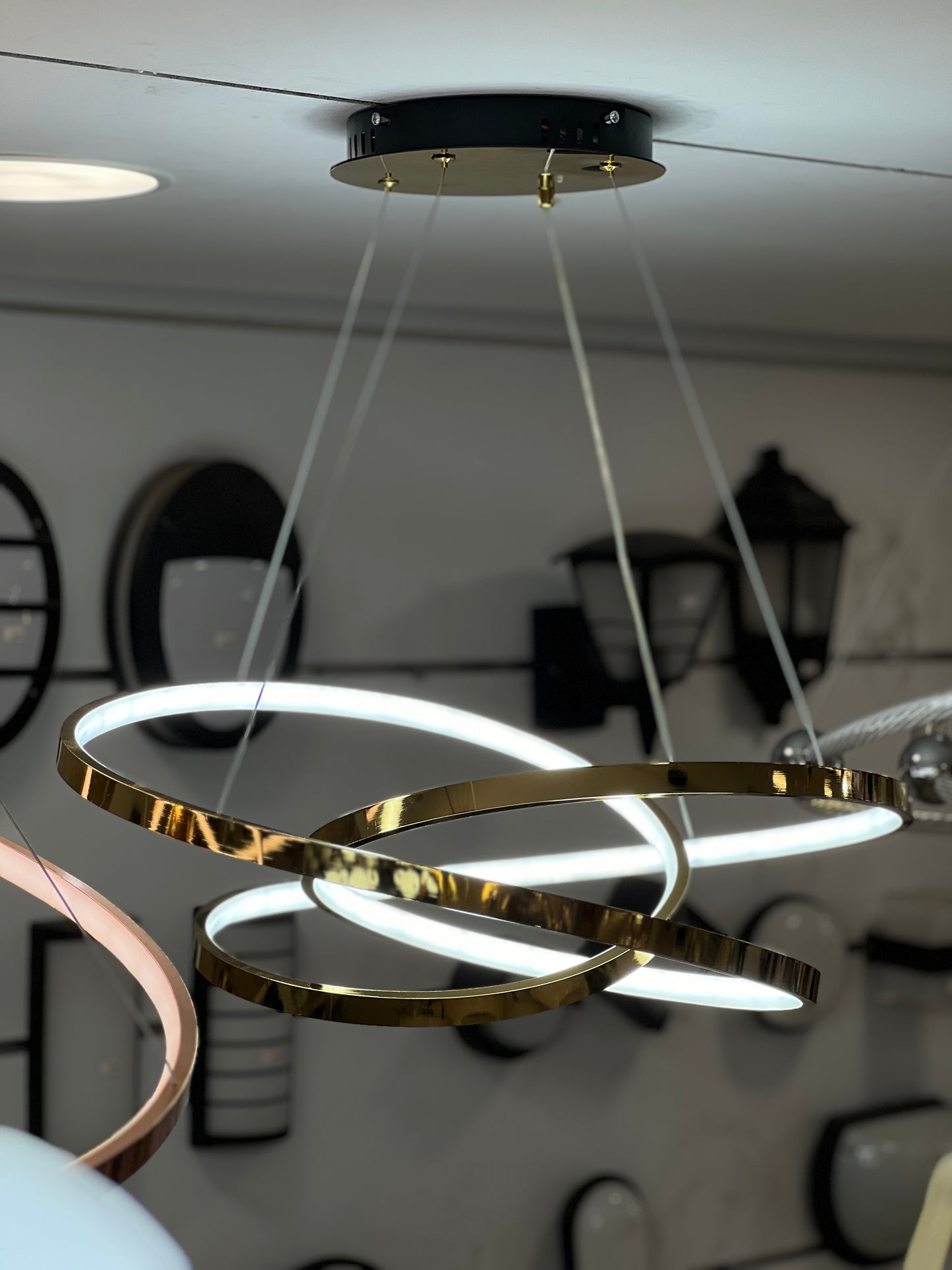RINGO - Lustre pendentif de forme artistique LED