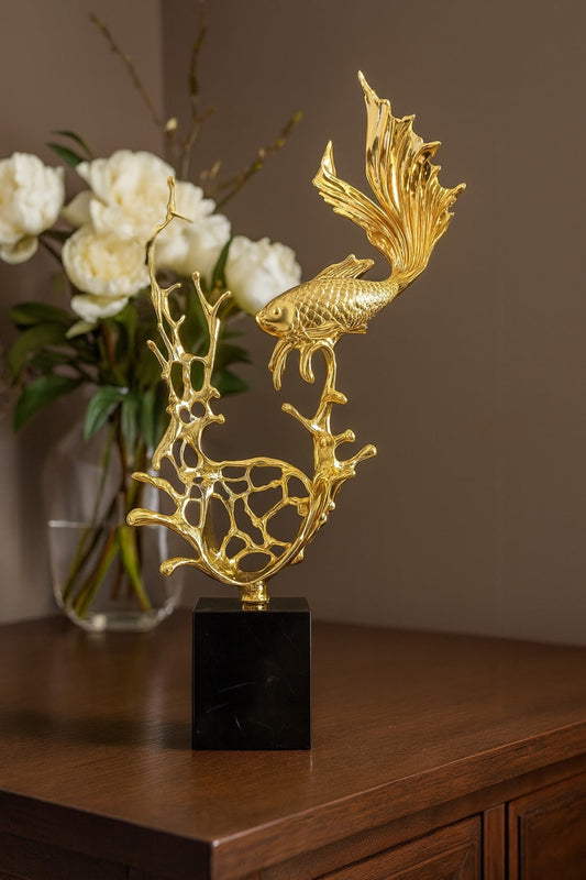 Sculpture Poisson & Corail Doré sur Socle Noir – 35 cm